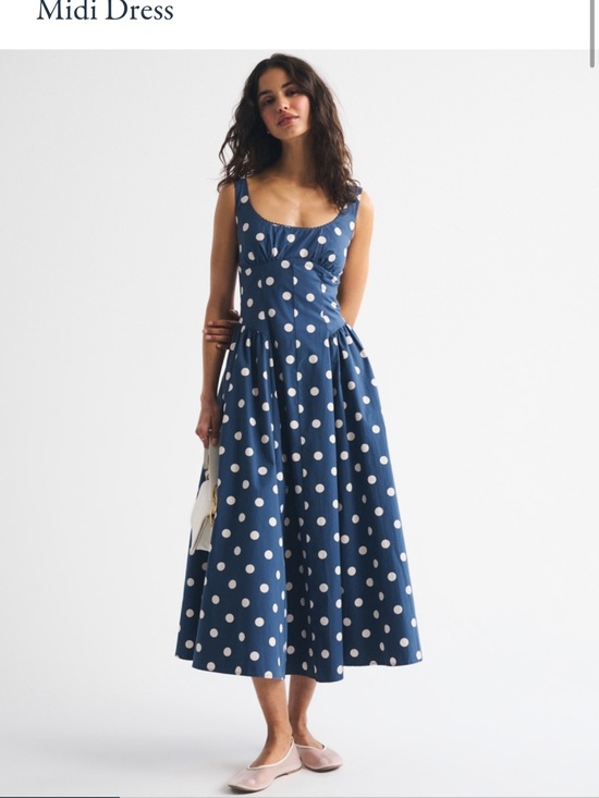 Abercrombie & Fitch Dresses & Skirts - Abercrombie & Fitch Blue Polka Dot Dylan Midi Dress